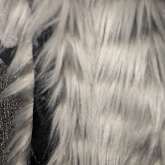 Kristen Blake Silver Faux Fur Jacket - Picture 3 of 9